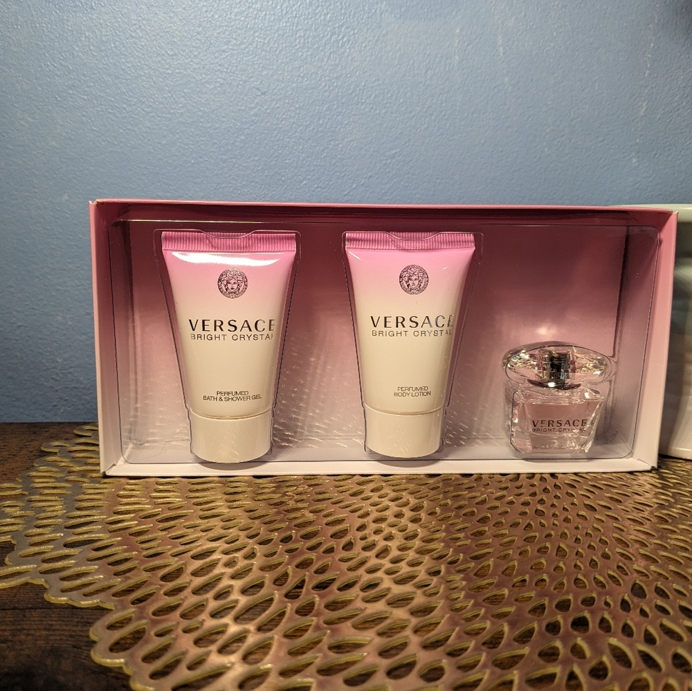 Versace - Picture 5 of 7